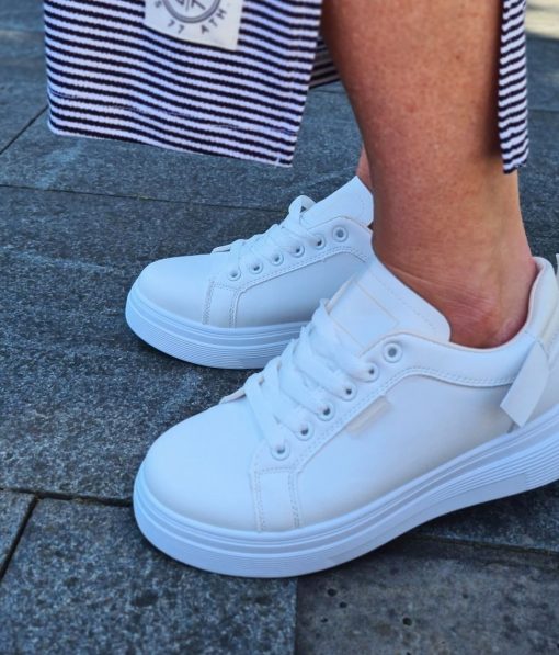 Basic-Life White Sneakers